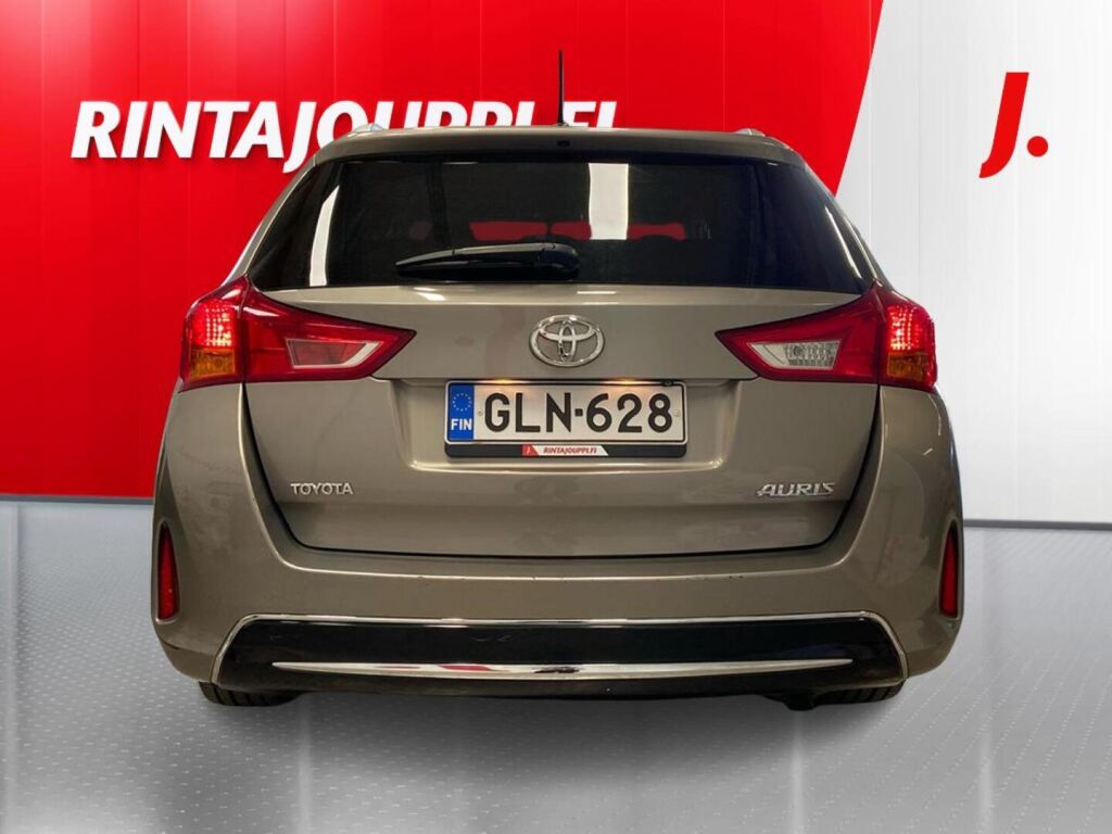 Toyota Auris 2015 Ruskea (beige)
