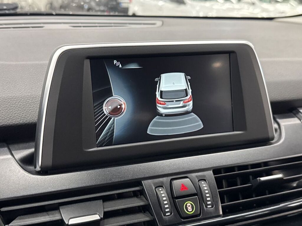 BMW 216 2015 Musta