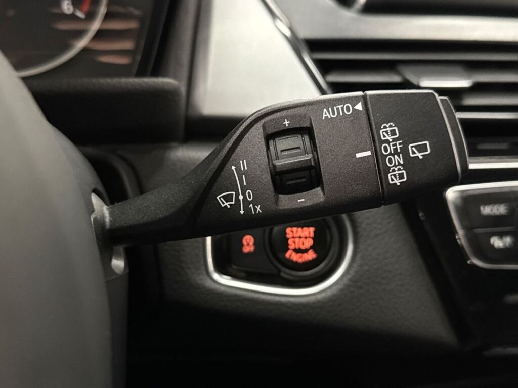 BMW 216 2015 Musta