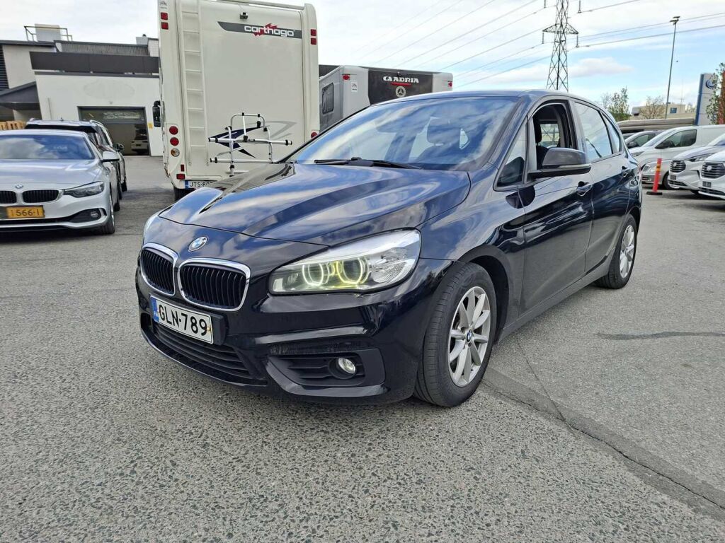 BMW 216 2015 Musta