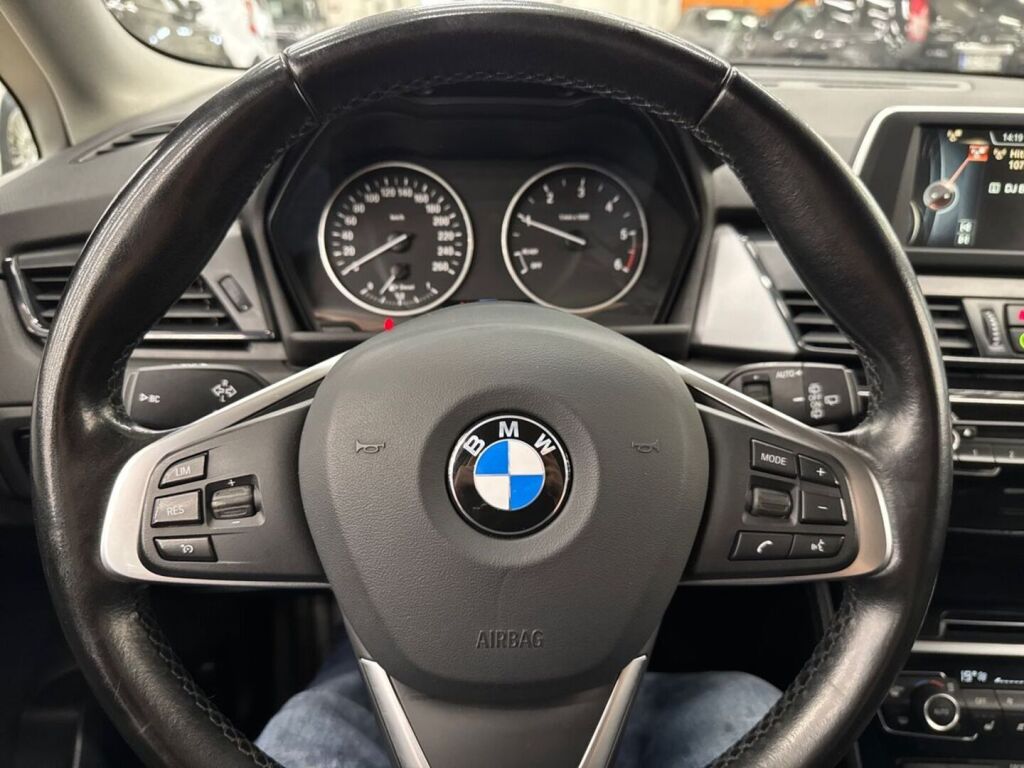 BMW 216 2015 Musta