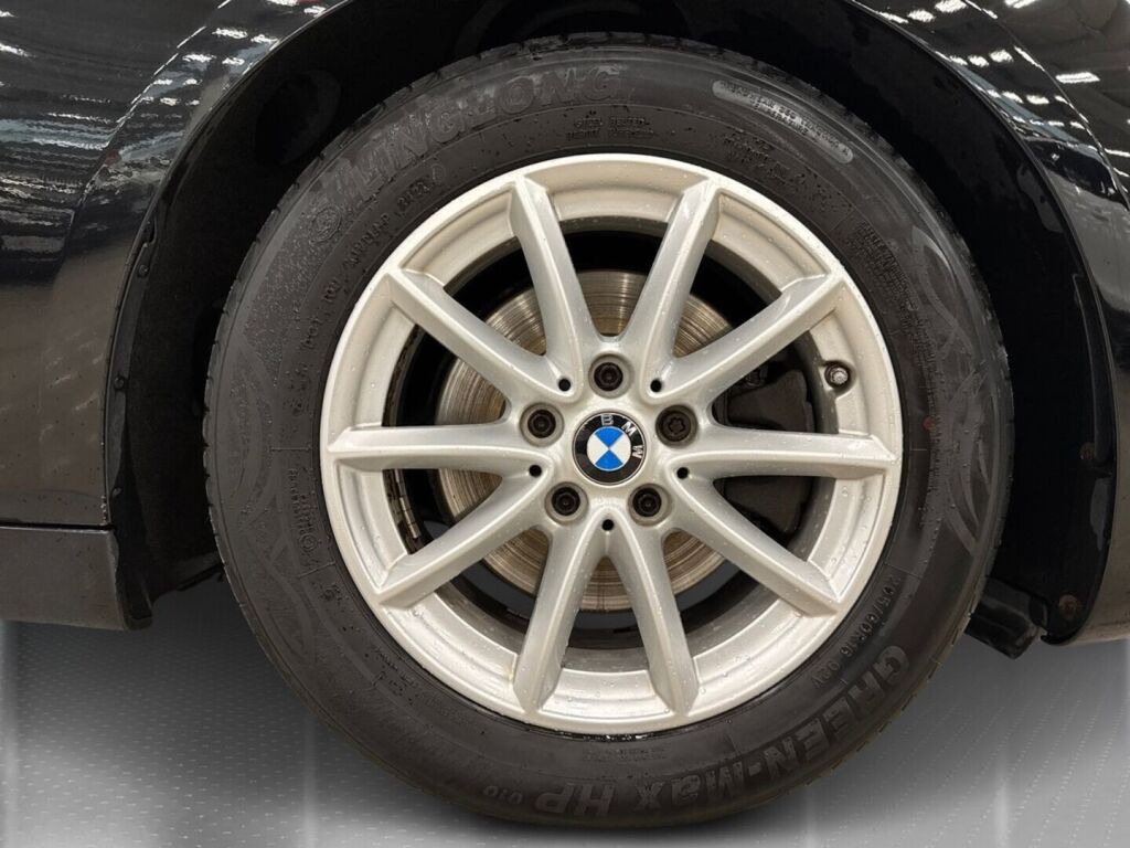 BMW 216 2015 Musta
