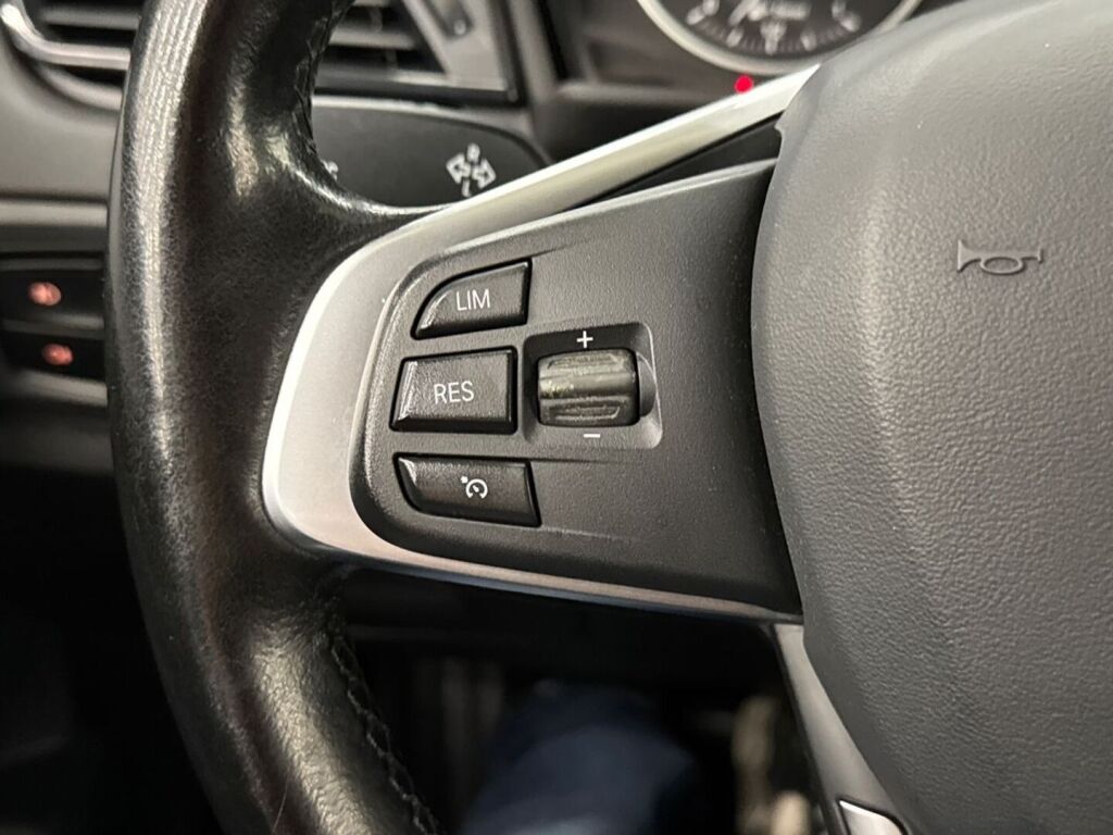 BMW 216 2015 Musta