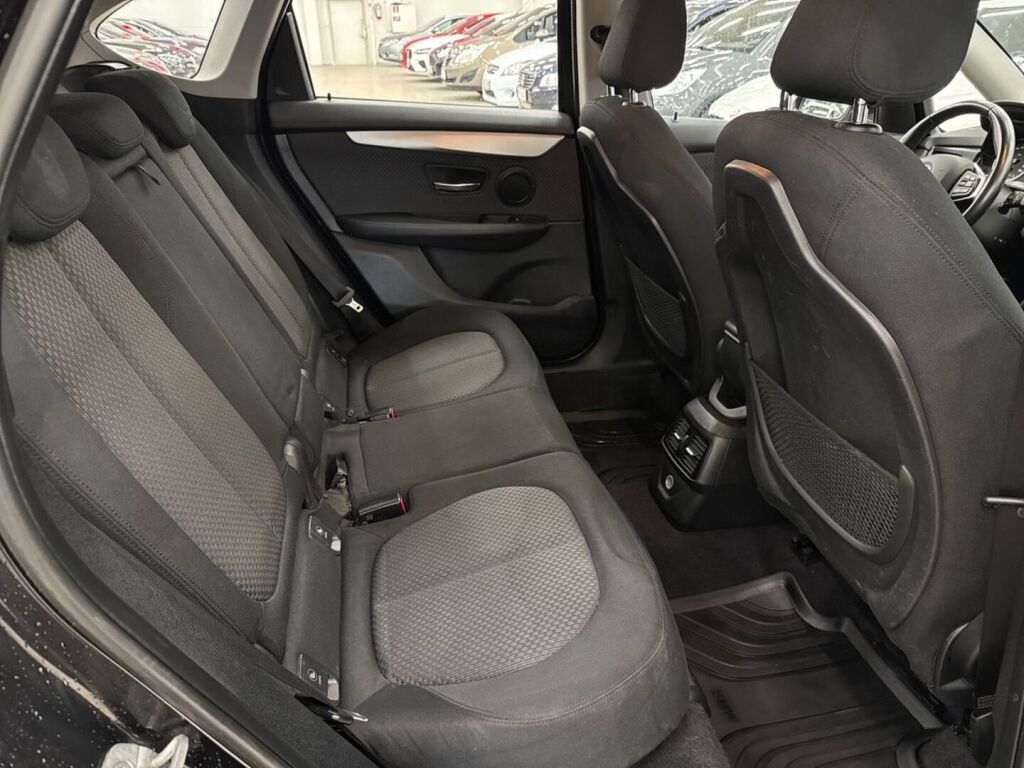 BMW 216 2015 Musta