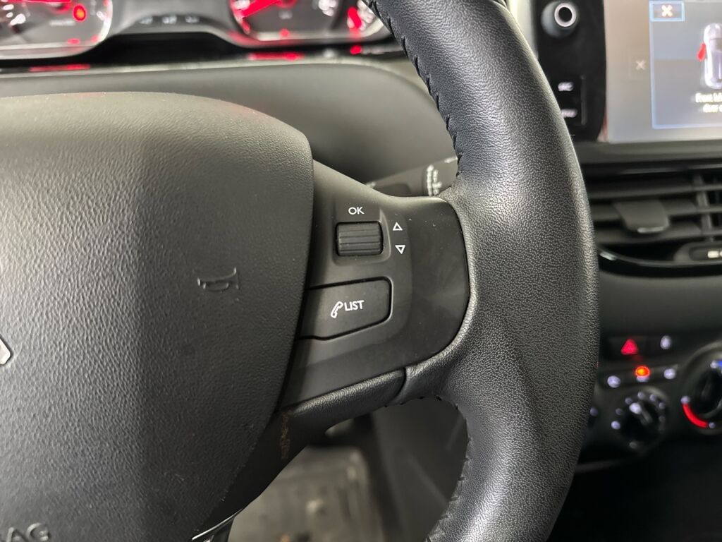 Peugeot 208 2015 Harmaa