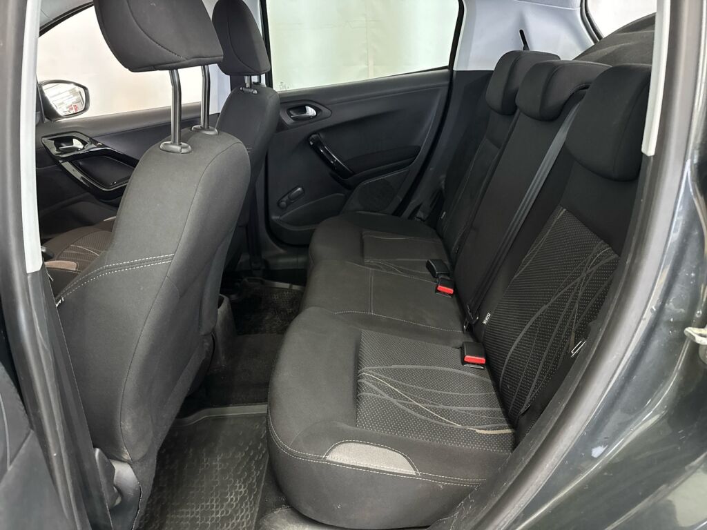 Peugeot 208 2015 Harmaa