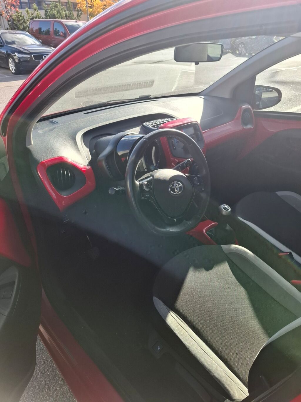 Toyota Aygo 1,0 VVT-i x-play 5ov 2015, bild 6/9