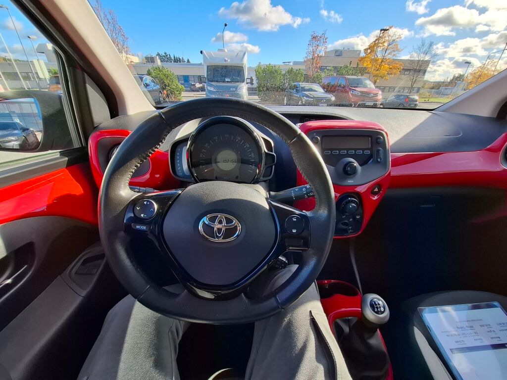 Toyota Aygo 1,0 VVT-i x-play 5ov 2015, bild 7/9