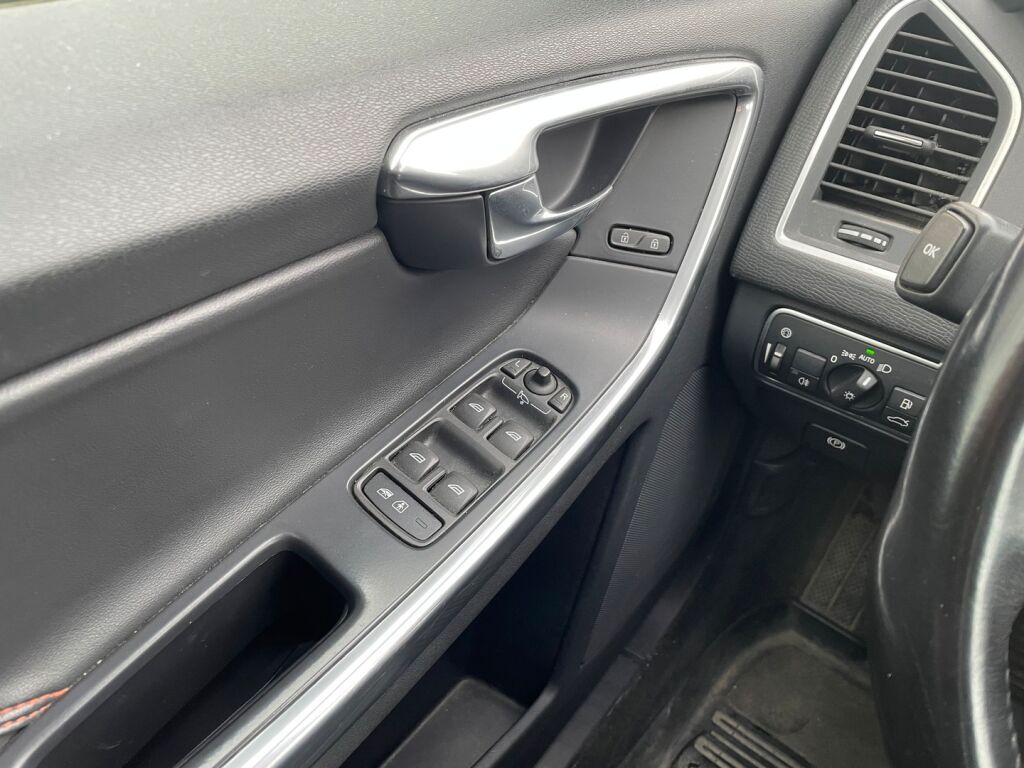 Volvo XC60 2015 Valkoinen