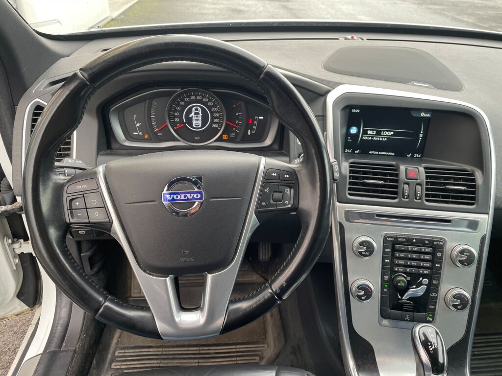 Volvo XC60 2015 Valkoinen