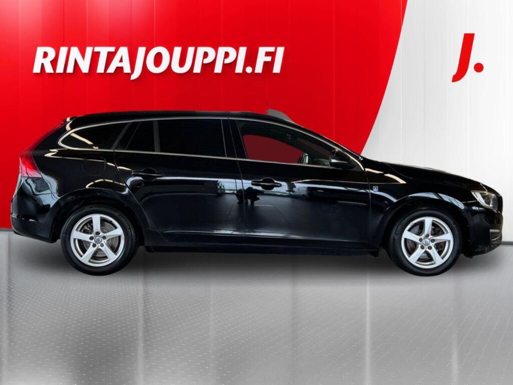 Volvo V60 2015 Musta