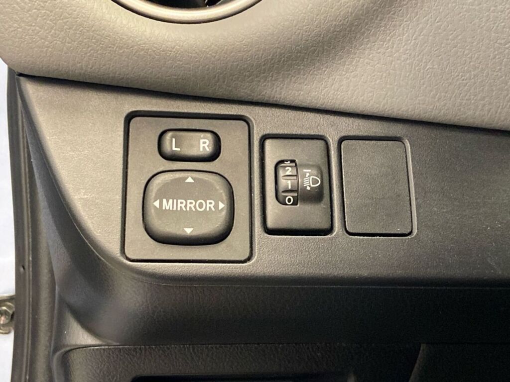 Toyota Yaris 2015 Sininen