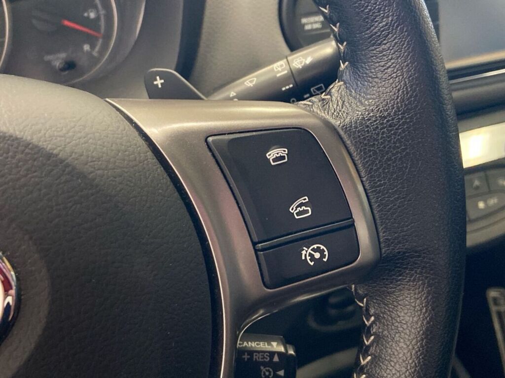 Toyota Yaris 2015 Sininen
