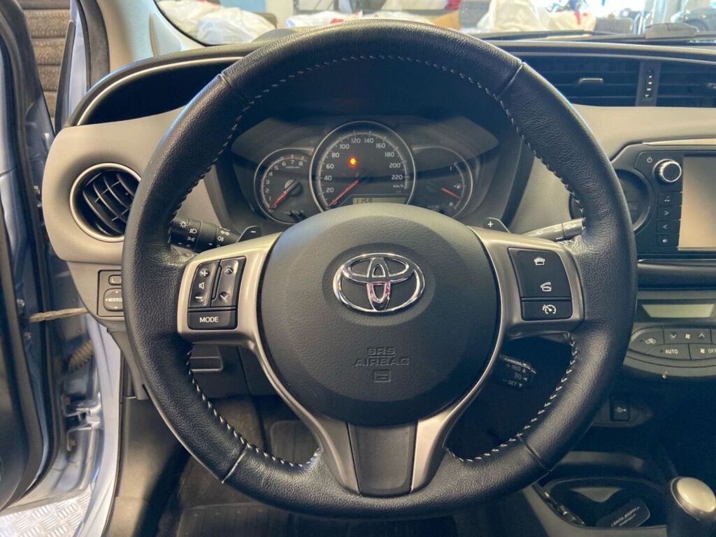Toyota Yaris 2015 Sininen