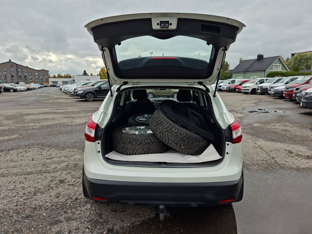 Nissan Qashqai 2015 Valkoinen