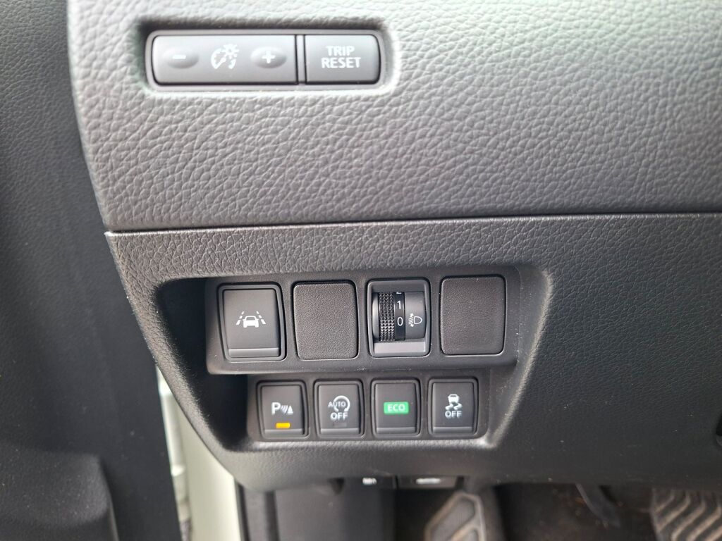 Nissan Qashqai 2015 Valkoinen