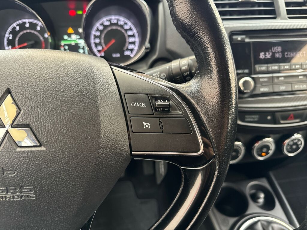 Mitsubishi ASX 2016 Punainen