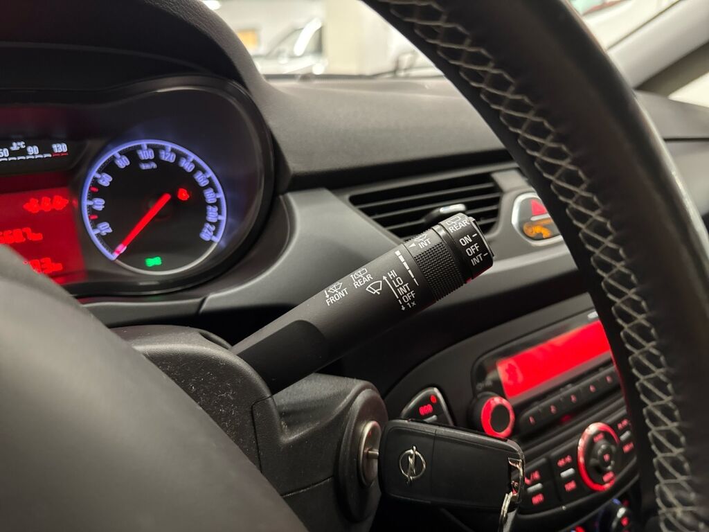 Opel Corsa 2015 Valkoinen