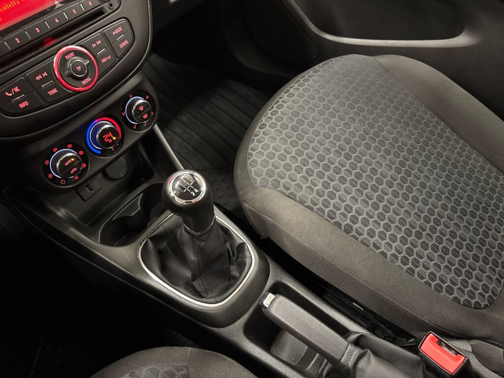 Opel Corsa 2015 Valkoinen