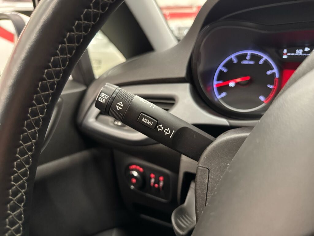 Opel Corsa 2015 Valkoinen