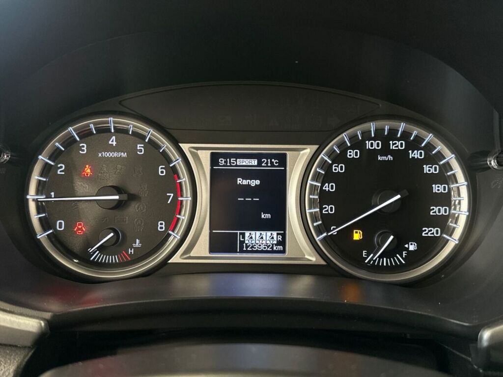 Suzuki Vitara 2016 Musta