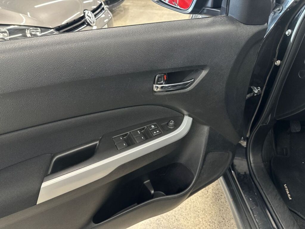 Suzuki Vitara 2016 Musta