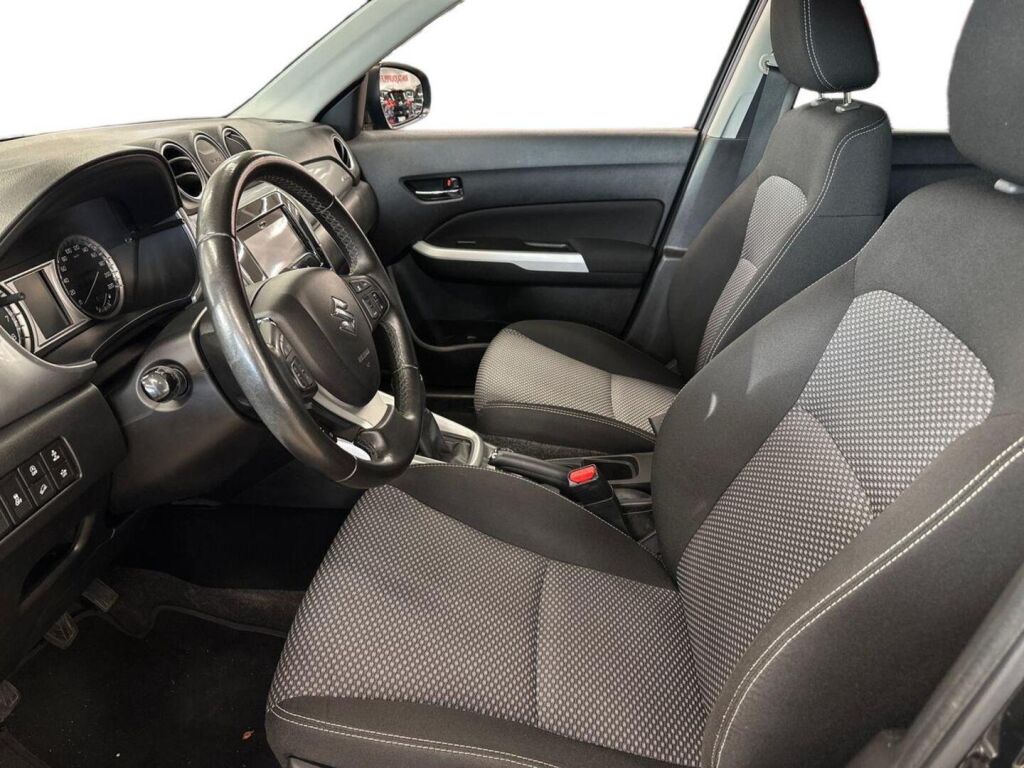 Suzuki Vitara 2016 Musta