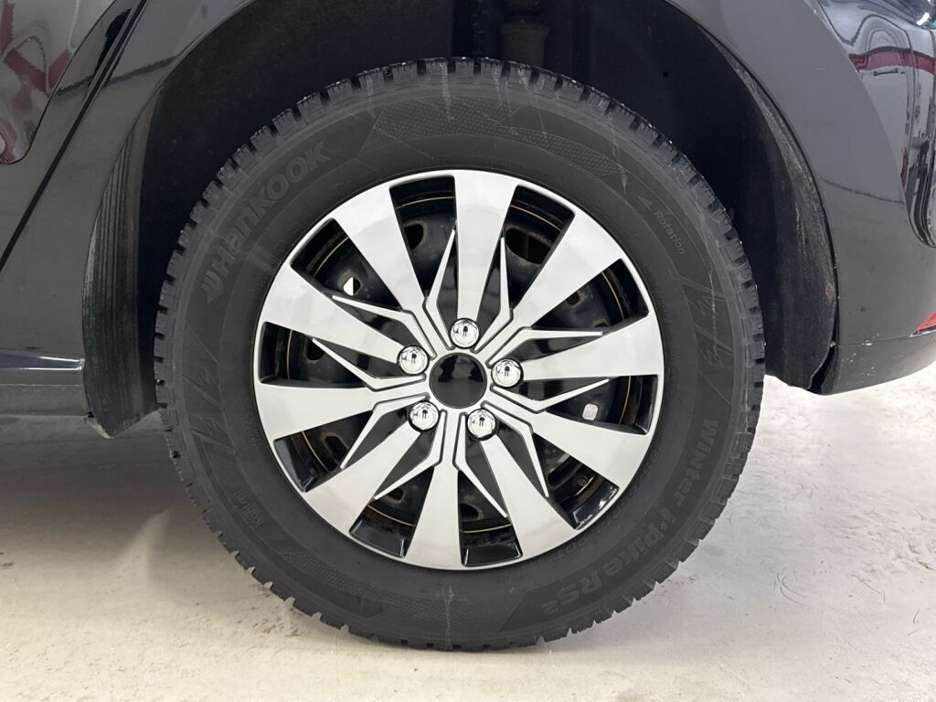 Volkswagen Polo 2015 Musta