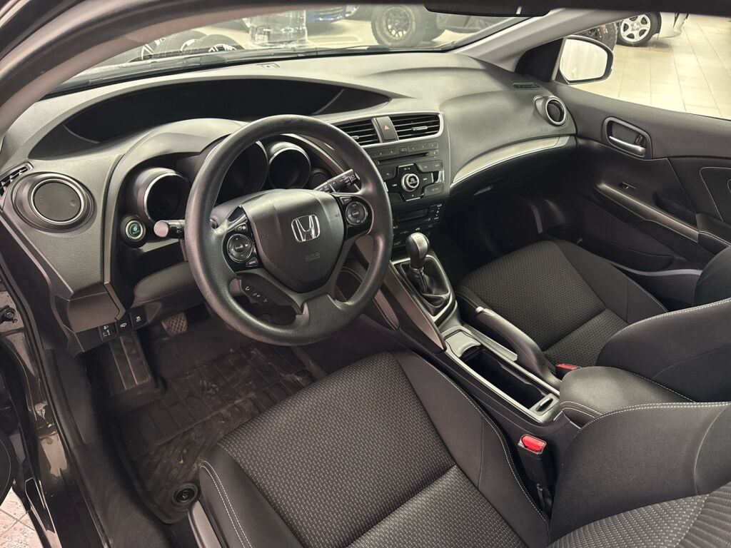 Honda Civic 2015 Ruskea (beige)