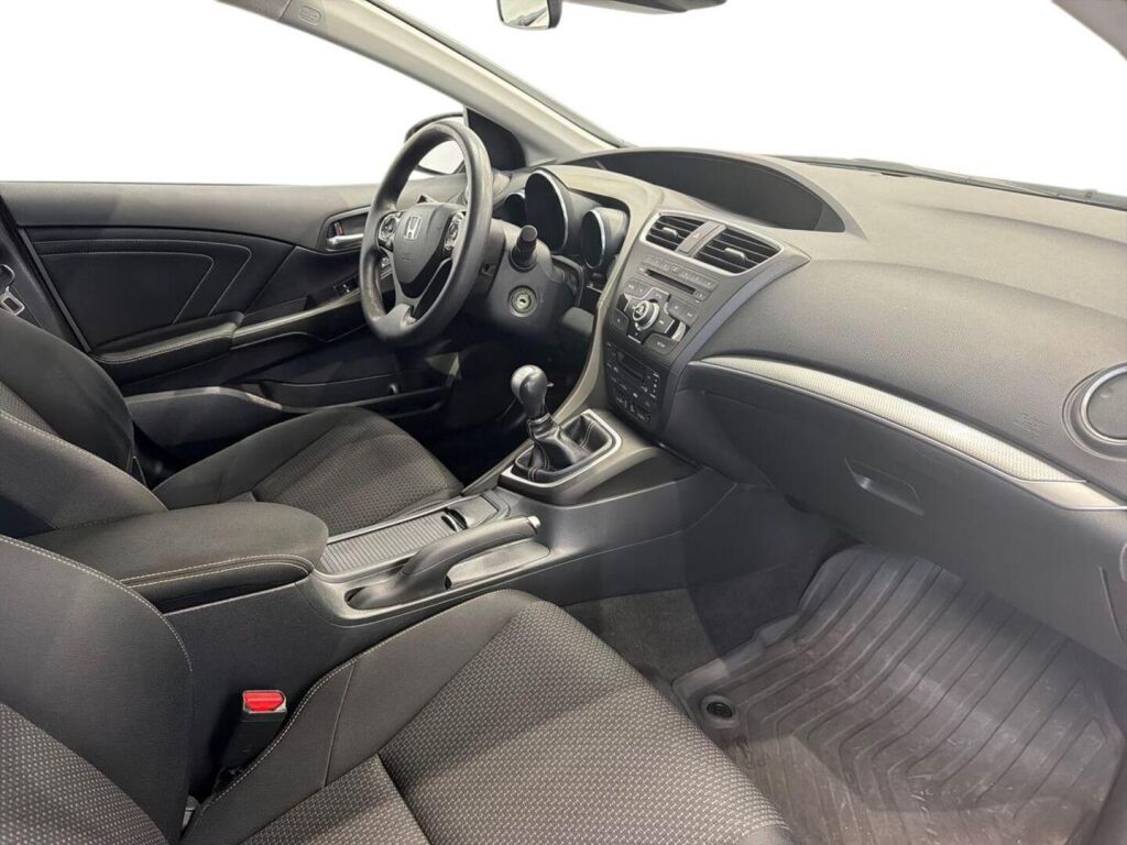 Honda Civic 2015 Punainen