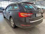 Skoda Superb 2016 Musta