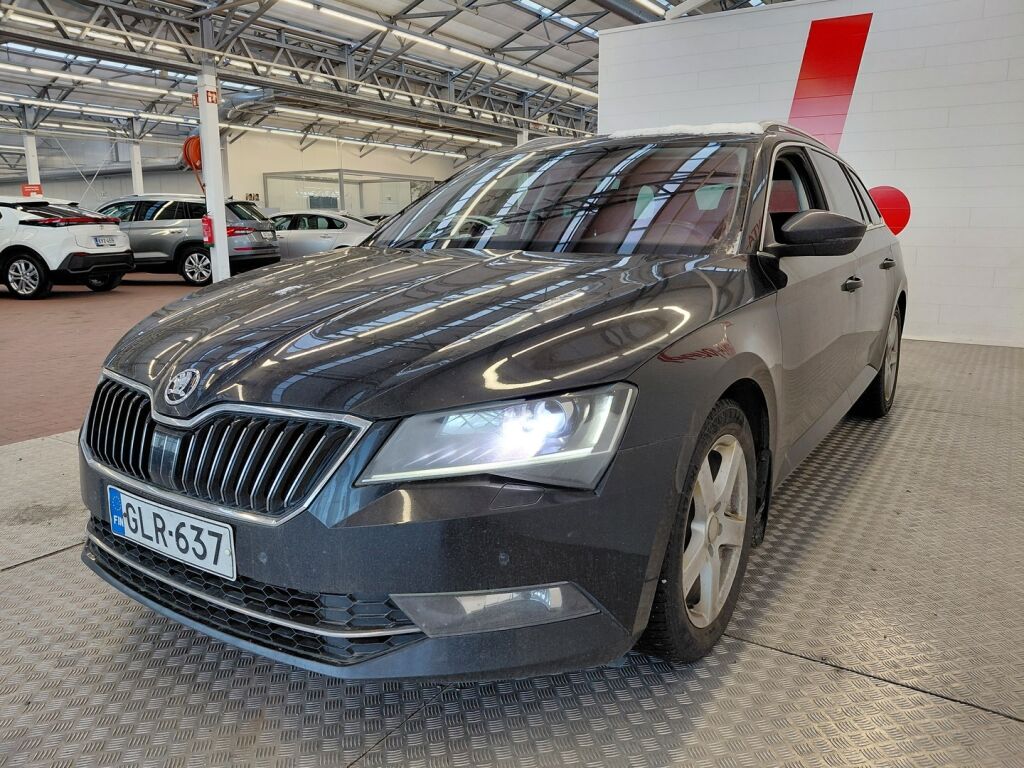 Skoda Superb 2016 Musta