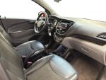 Opel Karl 2016 Punainen