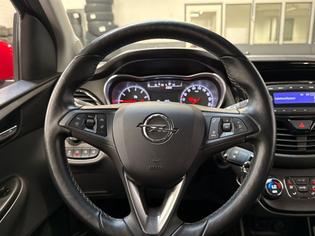 Opel Karl 2016 Punainen