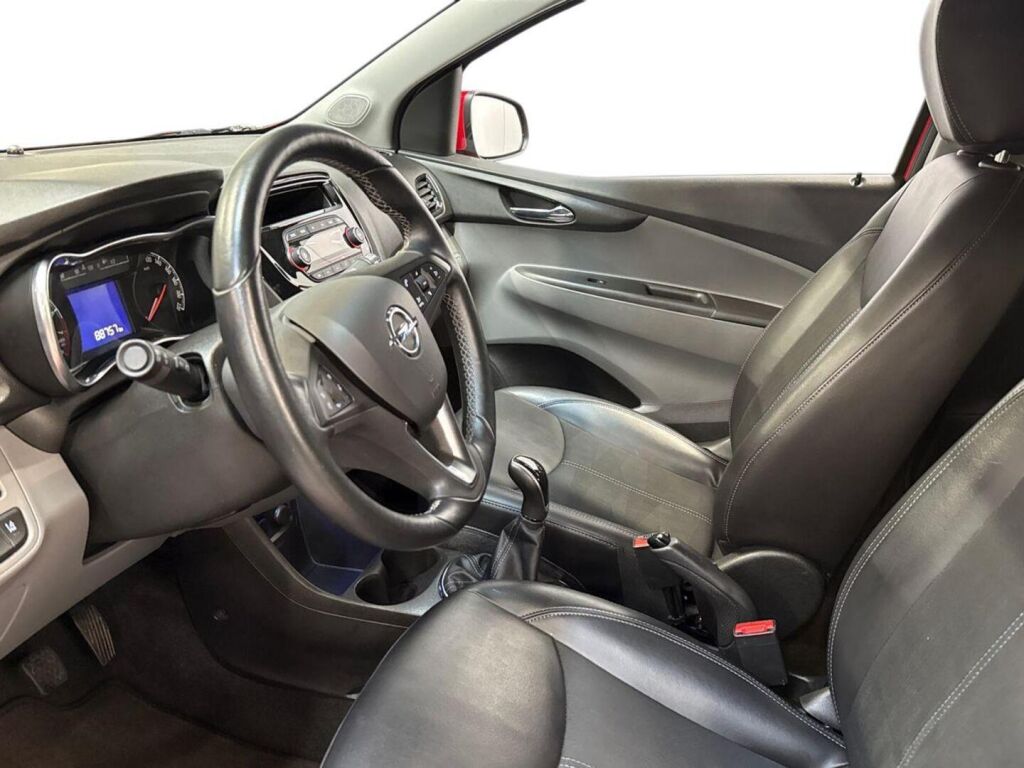 Opel Karl 2016 Punainen