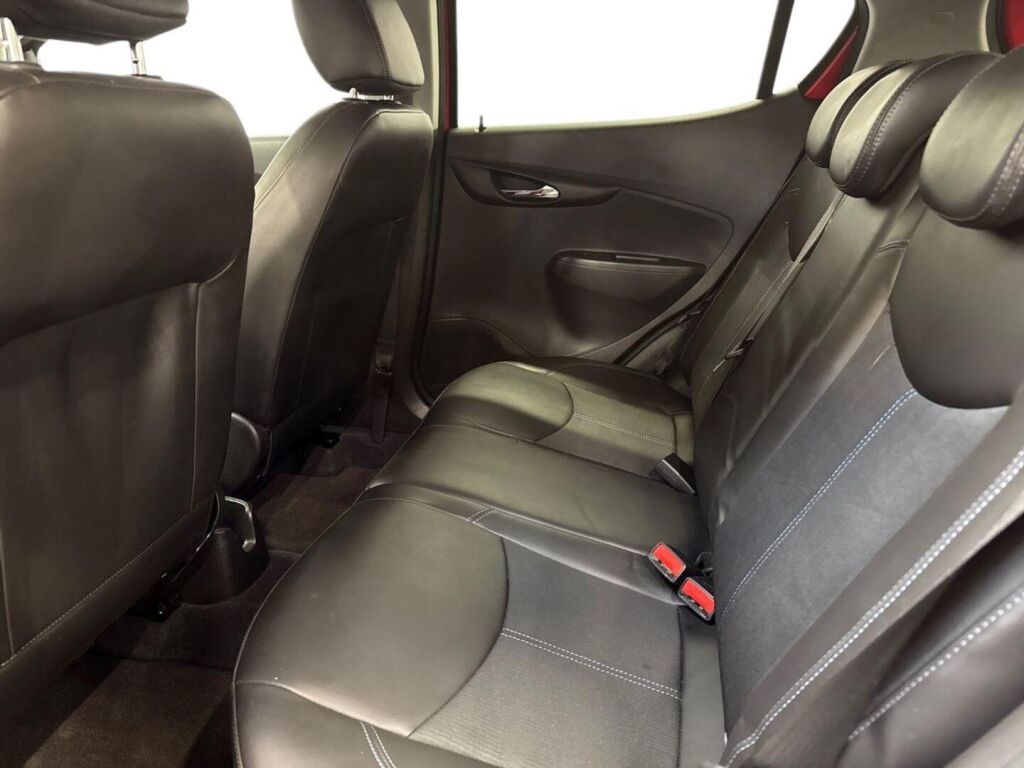 Opel Karl 2016 Punainen