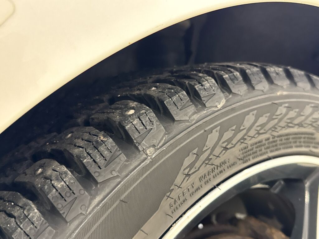 Toyota Auris 2015 Valkoinen