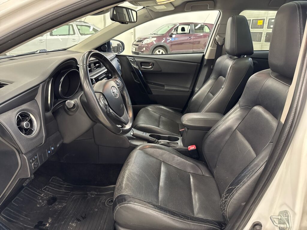 Toyota Auris 2015 Valkoinen