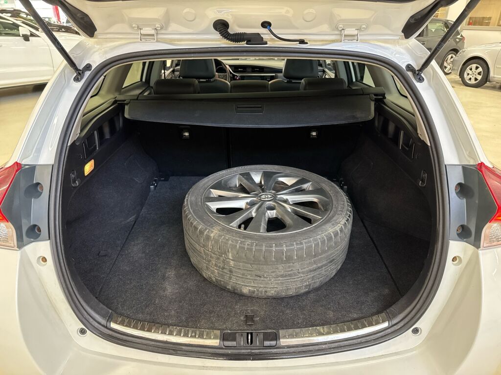 Toyota Auris 2015 Valkoinen