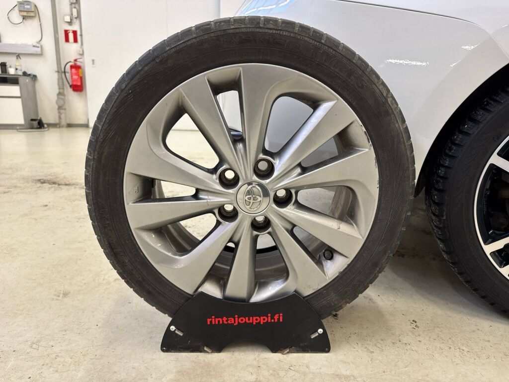 Toyota Auris 2015 Valkoinen