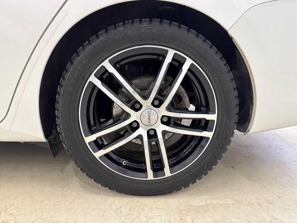 Toyota Auris 2015 Valkoinen