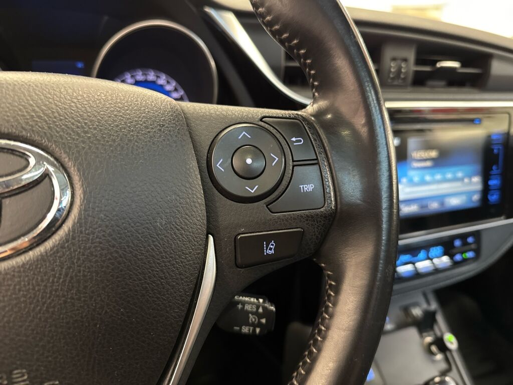 Toyota Auris 2015 Valkoinen