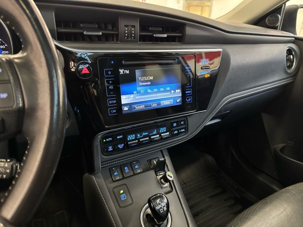 Toyota Auris 2015 Valkoinen