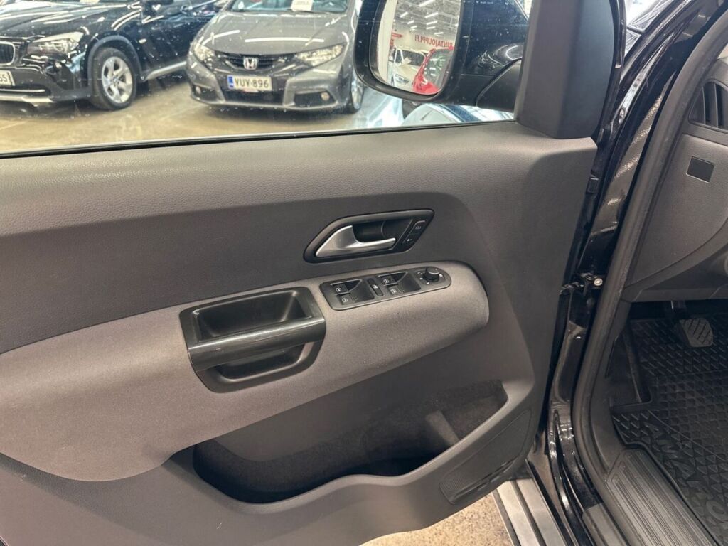 Volkswagen Amarok 2015 Musta