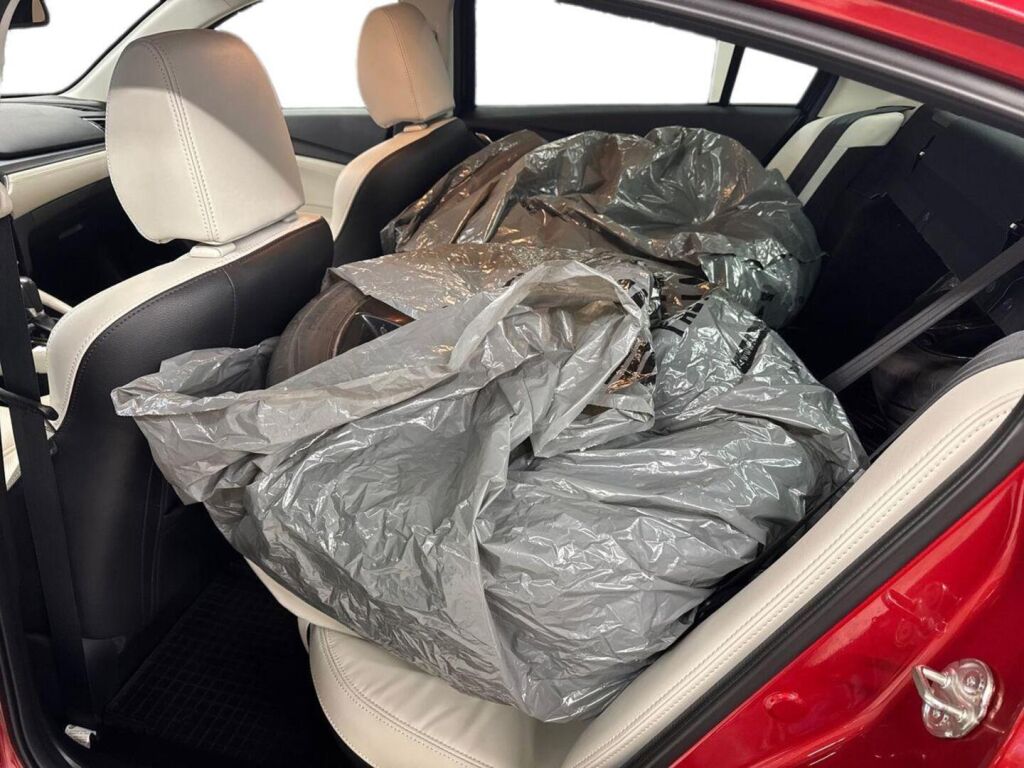 Mazda 6 2016 Metallinhohto Punainen