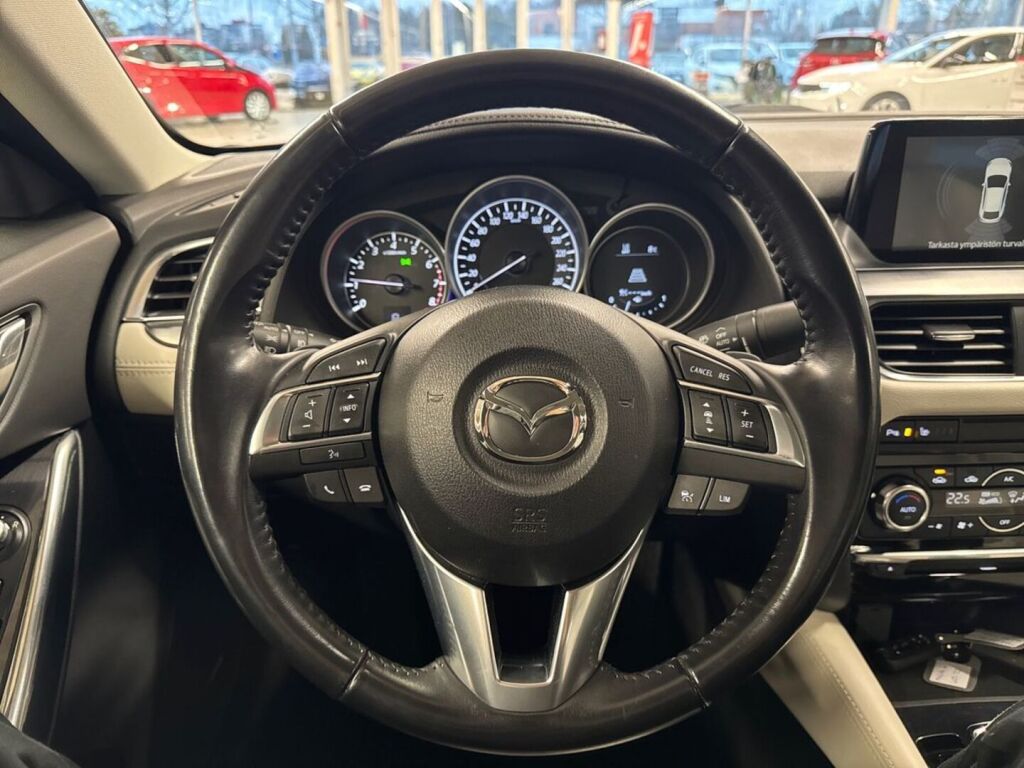 Mazda 6 2016 Metallinhohto Punainen