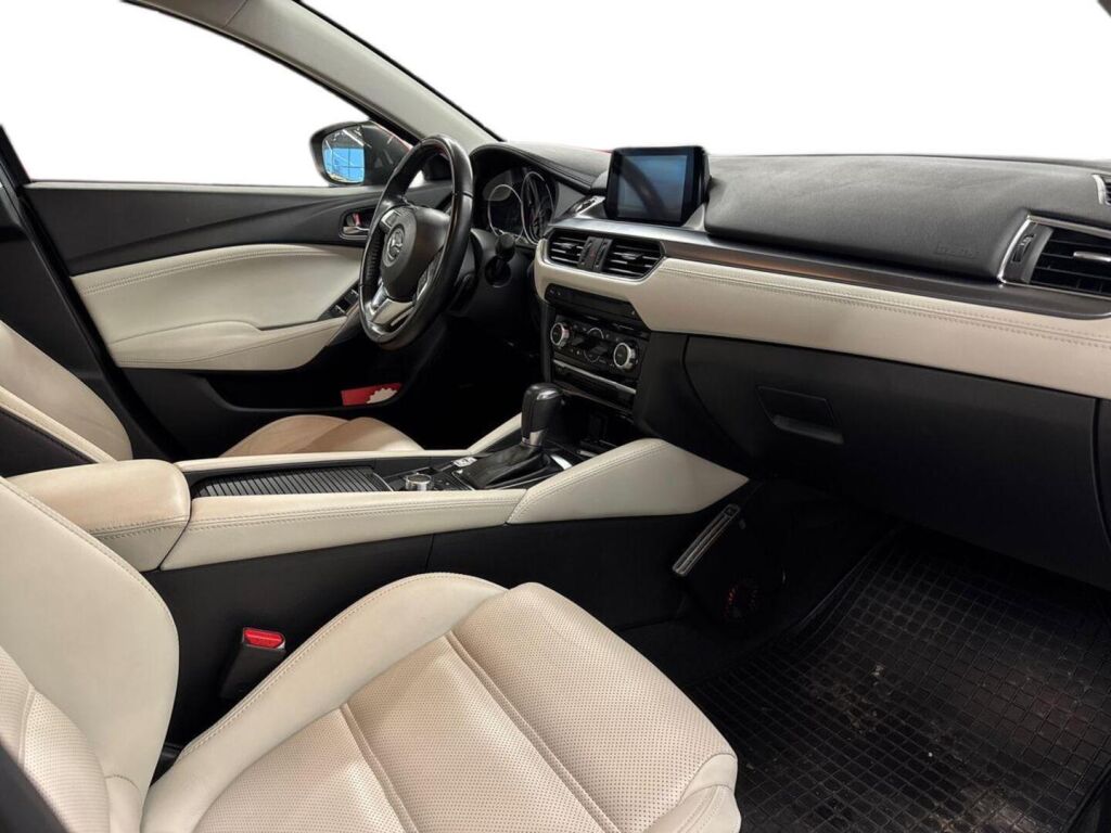 Mazda 6 2016 Metallinhohto Punainen