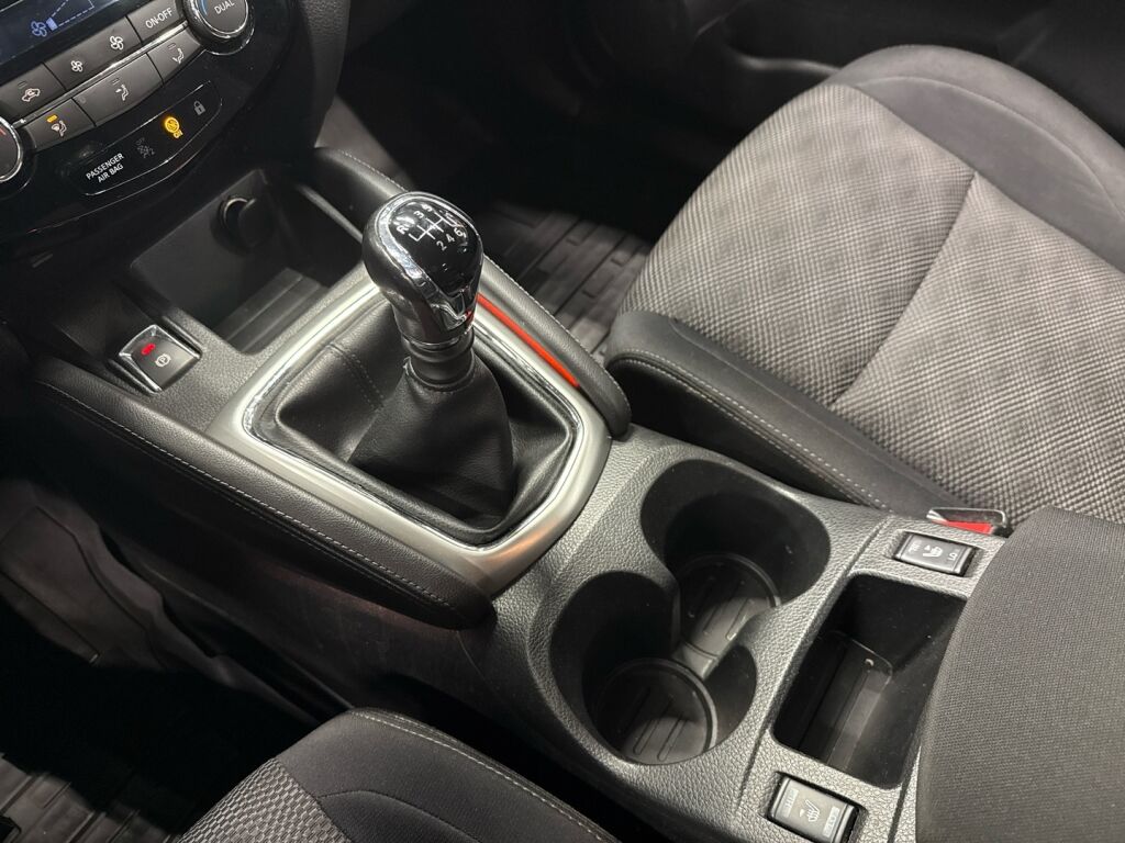 Nissan Qashqai 2016 Valkoinen