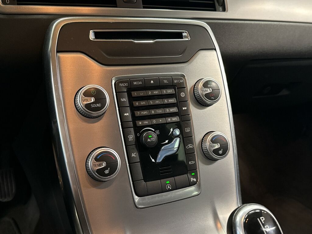 Volvo V70 2016 Ruskea