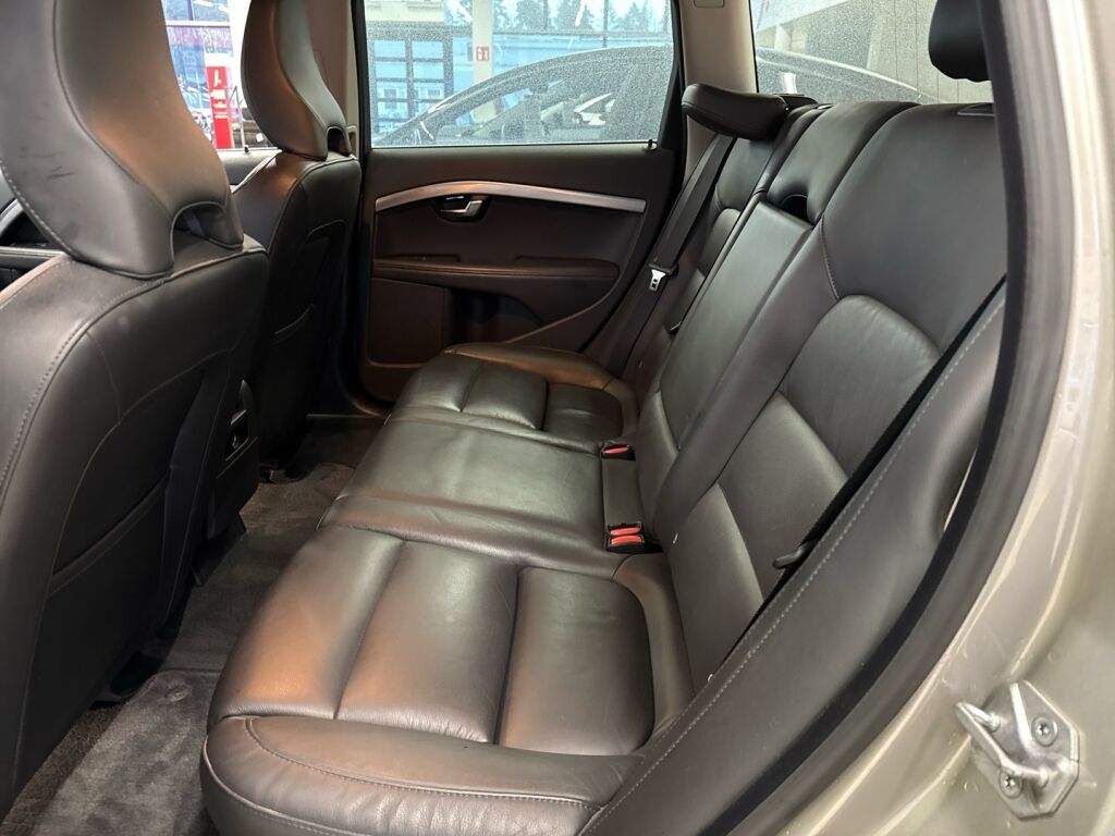 Volvo V70 2016 Ruskea